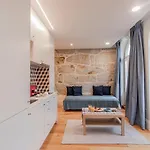 Sweet Studio Apartment W/ Big Balcony By Lovelystay