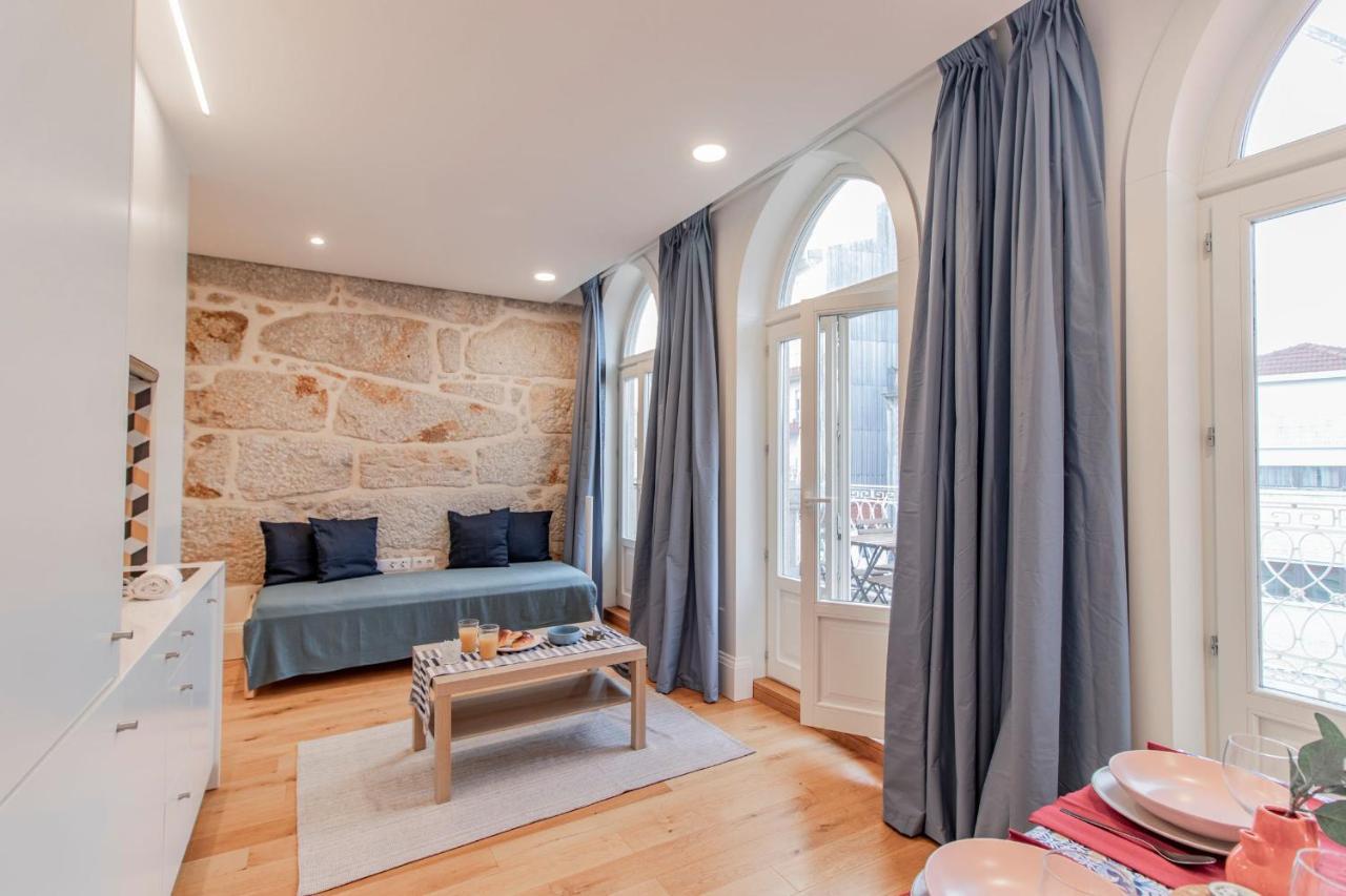 Sweet Studio W/ Big Balcony By Lovelystay * Oporto